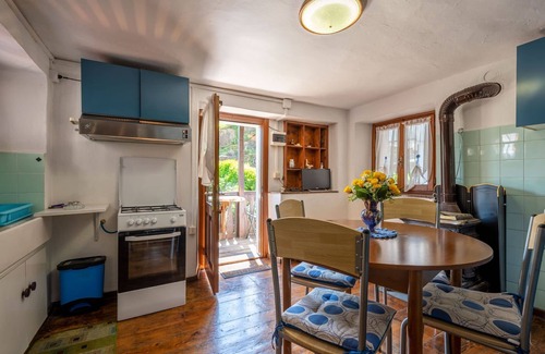 Calasca-Castiglione Apartment | Lovely apartment for 5 people with WIFI, TV, balcony, pets allowed and parking