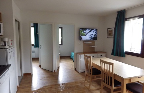 Saint-Mamet Apartment | Lovely apartment in LUCHON, in a secure residence, wooded grounds