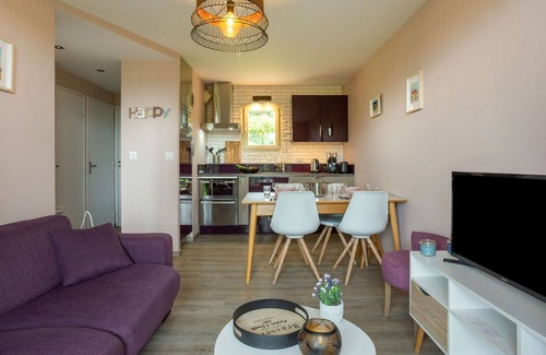 Benerville-sur-Mer Apartment | Lovely apartment for 4 people with WIFI, TV and balcony