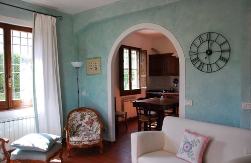 Castelfiorentino Villa | Lovely apartment in villa with pool, WIFI, patio, panoramic view and parking, close to San Gimig.