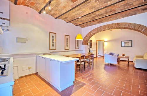 San Casciano in Val di Pesa Apartment | Lovely apartment for 4 guests with WIFI, pool, A/C, TV and pets allowed, close to Greve In Chianti