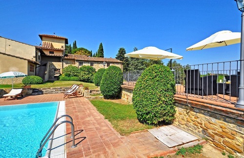 San Casciano in Val di Pesa Apartment | Lovely apartment for 4 guests with WIFI, pool, A/C, TV and pets allowed, close to Greve In Chianti