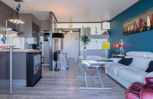 Le Home Apartment | Lovely apartment for 4 guests with WIFI, TV and balcony