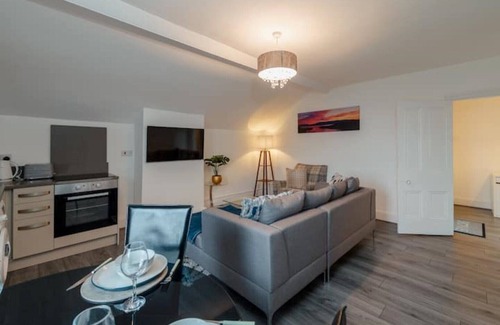 Crosby Apartment | Lovely Apartment 2 Minutes Walk From Crosby Beach