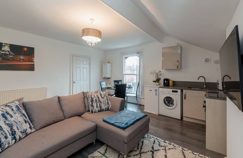 Crosby Apartment | Lovely Apartment 2 Minutes Walk From Crosby Beach