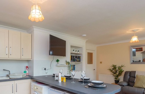 Ellemford Apartment | Lovely apartment by the Hillwood Park-Free Parking