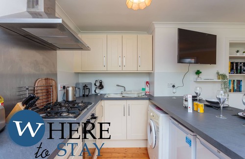 Ellemford Apartment | Lovely Apartment by the Hillwood Park-free Parking