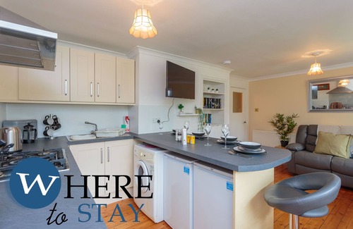 Ellemford Apartment | Lovely Apartment by the Hillwood Park-free Parking
