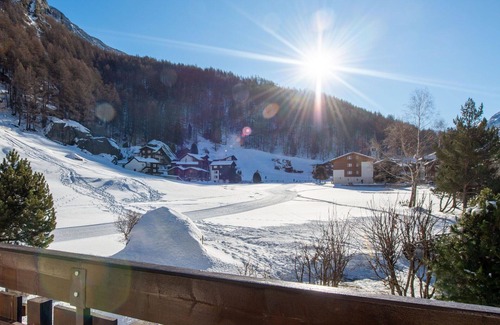 Saas Almagell Apartment | Lovely apartment for 2 people with WIFI, TV and balcony