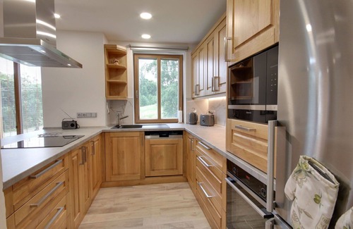Korenov Apartment | Lovely apartment for 8 people with WIFI, TV, terrace and parking