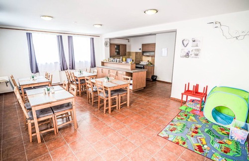 Cesky Krumlov Apartment | Lovely apartment for 5 guests with WIFI, patio and pets allowed