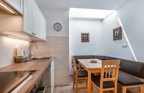 Sankt Urban Apartment | Lovely apartment for 6 guests with WIFI, terrace, panoramic view and parking