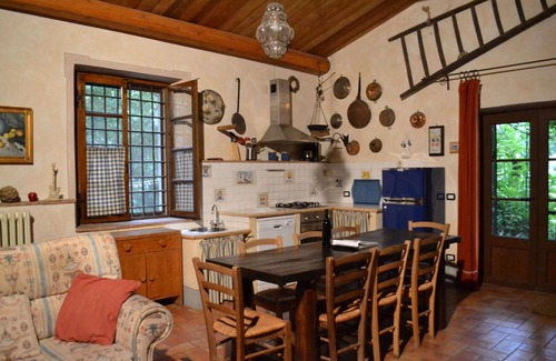 Monteleone d'Orvieto Apartment | Lovely apartment for 8 people with WIFI, pool, TV and parking