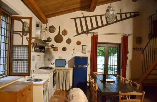 Monteleone d'Orvieto Apartment | Lovely apartment for 8 people with WIFI, pool, TV and parking