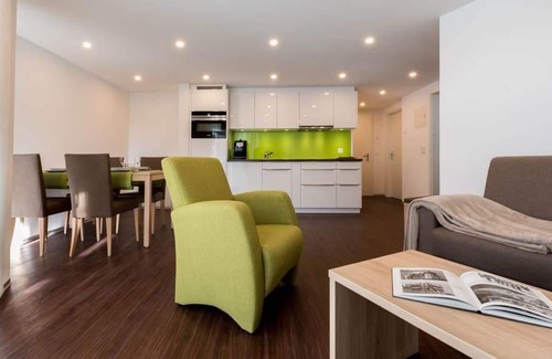 Saas Almagell Apartment | Lovely apartment for 4 people with hot tub, WIFI, TV and balcony