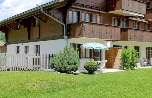 Zweisimmen Apartment | Lovely apartment for 4 guests with WIFI, TV, terrace and parking