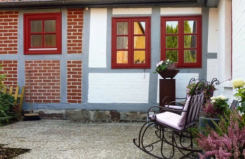 Steinhorst Apartment | Lovely apartment for 4 guests with WIFI, TV, terrace, pets allowed and parking