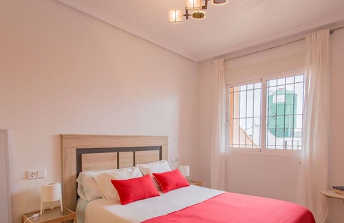 Los Alcazares Apartment | Lovely apartment for 6 people with WIFI, pool, TV, terrace and pets allowed