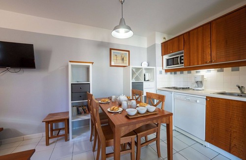 Maubuisson Apartment | Lovely apartment for 4 guests with pool, WIFI, TV, balcony and pets allowed