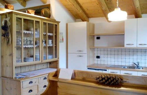 Bellamonte Apartment | Lovely apartment for 10 people with WIFI, TV, pets allowed and parking