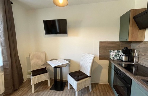 Waltersdorf Apartment | Lovely apartment for 2 guests with WIFI, TV, pets allowed and parking
