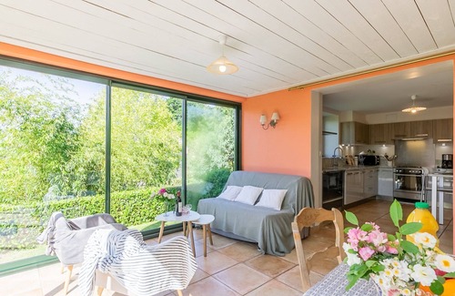 Daoulas Apartment | Lovely apartment for 2 guests with WIFI, TV, pets allowed and parking