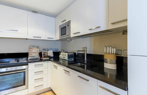 Castle Baynard Apartment | Lovely apartment for 2 guests with WIFI and TV