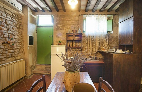 Granarola Apartment | Lovely apartment for 2 people with pool, WIFI, A/C, TV, patio, pets allowed and parking