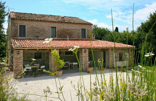 Granarola Apartment | Lovely apartment for 2 people with pool, WIFI, A/C, TV, patio, pets allowed and parking
