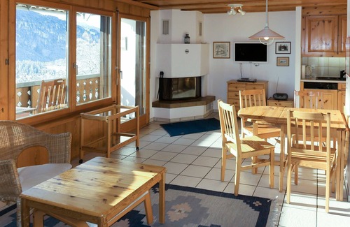 Laax Apartment | Lovely apartment for 3 people with WIFI, TV, balcony and panoramic view