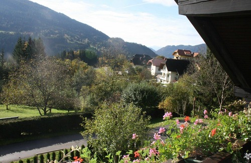 Arriach Apartment | Lovely apartment for 4 people with WIFI, TV, balcony and parking