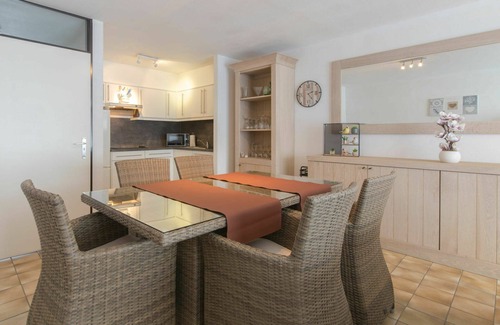 Bredene Apartment | Lovely apartment for 4 guests with WIFI, TV, balcony and pets allowed