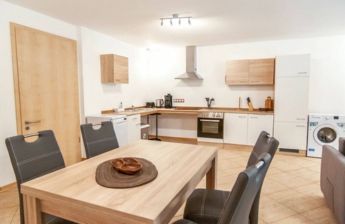 Trarbach Apartment | Lovely apartment for 4 guests with WIFI, hot tub, TV, patio, pets allowed and parking