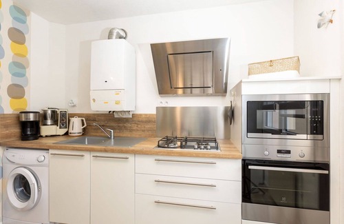 La Madeleine-Bellevue Apartment | Lovely apartment for 4 guests with WIFI, TV, balcony, pets allowed and parking