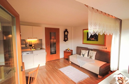 Kaunerberg Apartment | Lovely apartment for 4 guests with WIFI, TV, terrace and parking