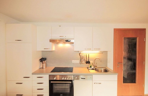 Kaunerberg Apartment | Lovely apartment for 4 guests with WIFI, TV, terrace and parking