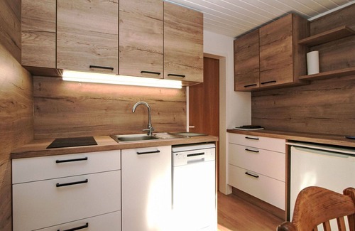 Axams Apartment | Lovely apartment for 4 people with TV, patio, pets allowed and parking