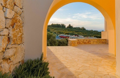 Samos Apartment | Lovely apartment for 4 people with pool, WIFI, A/C, TV, balcony, panoramic view and parking