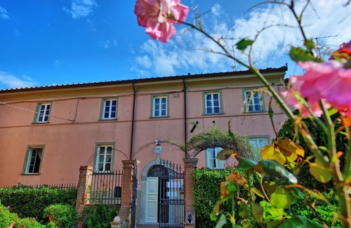 Massarosa Apartment | Lovely apartment for 4 people with WIFI, pool and TV, close to Viareggio
