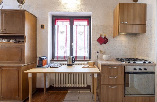 Isola Apartment | Lovely apartment for 5 guests with WIFI, TV, terrace and pets allowed