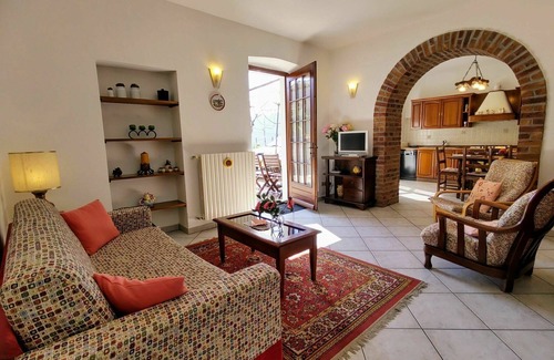 Luino Apartment | Lovely apartment for 5 guests with WIFI, TV, terrace and pets allowed