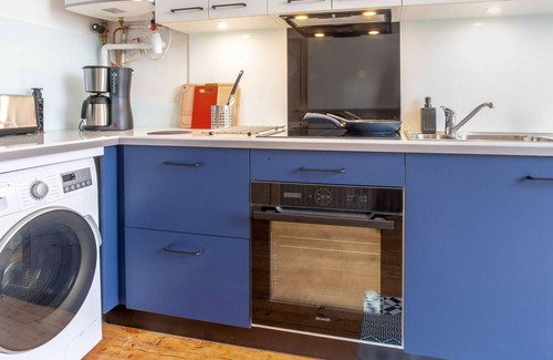 Cancale Apartment | Lovely apartment for 6 guests with WIFI, TV and terrace