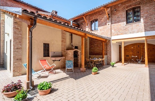 Mondovi Apartment | Lovely apartment for 6 people with WIFI, TV, pets allowed and parking