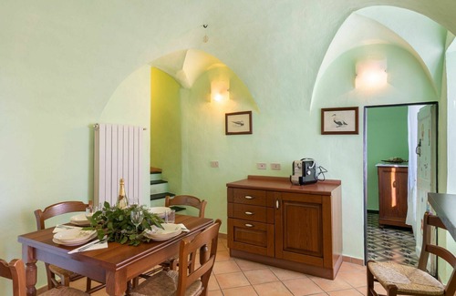 Vasia Apartment | Lovely apartment for 7 people with WIFI, TV, terrace, pets allowed and parking