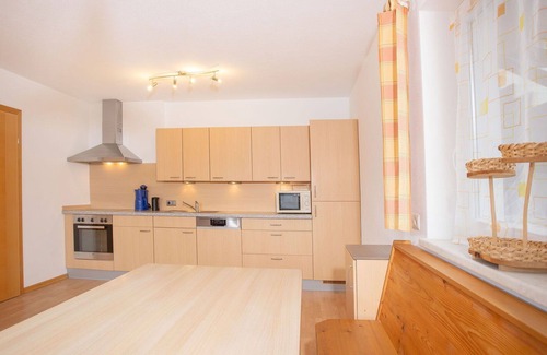 Hainzenberg Apartment | Lovely apartment for 4 guests with WIFI, TV and parking
