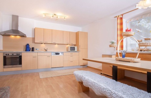 Hainzenberg Apartment | Lovely apartment for 4 guests with WIFI, TV and parking