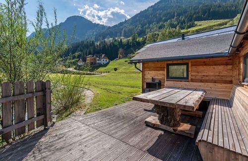 Solk Apartment | Lovely apartment for 6 people with WIFI, TV, terrace, pets allowed and parking