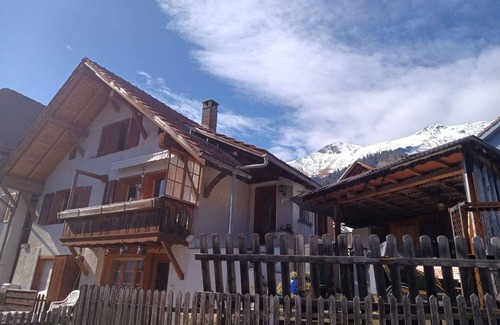 Frutigen Apartment | Lovely apartment for 4 guests with TV