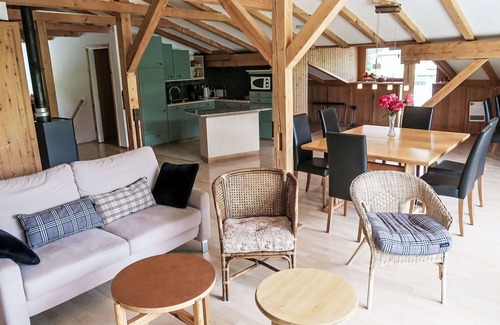 Savognin Apartment | Lovely apartment for 7 guests with balcony, panoramic view and parking