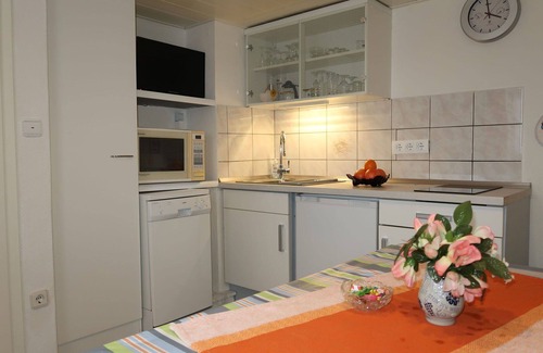 Cuxhaven Apartment | Lovely apartment for 4 guests with WIFI, TV, terrace, pets allowed and parking